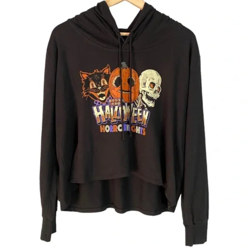 Women's Halloween Horror Nights Cropped Long Sleeve Shirt